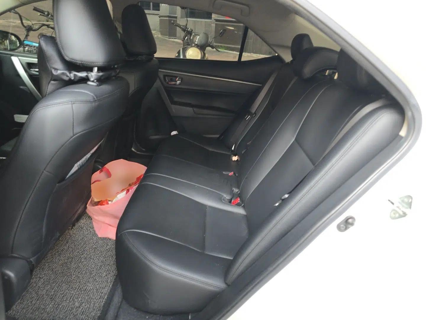 Toyota Corolla 2014 1.6L CVT GL — миниатюра 17