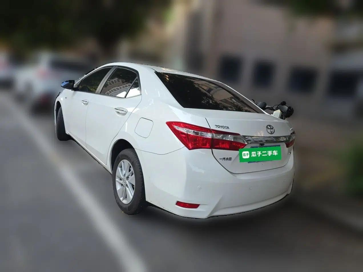 Toyota Corolla 2014 1.6L CVT GL — миниатюра 4