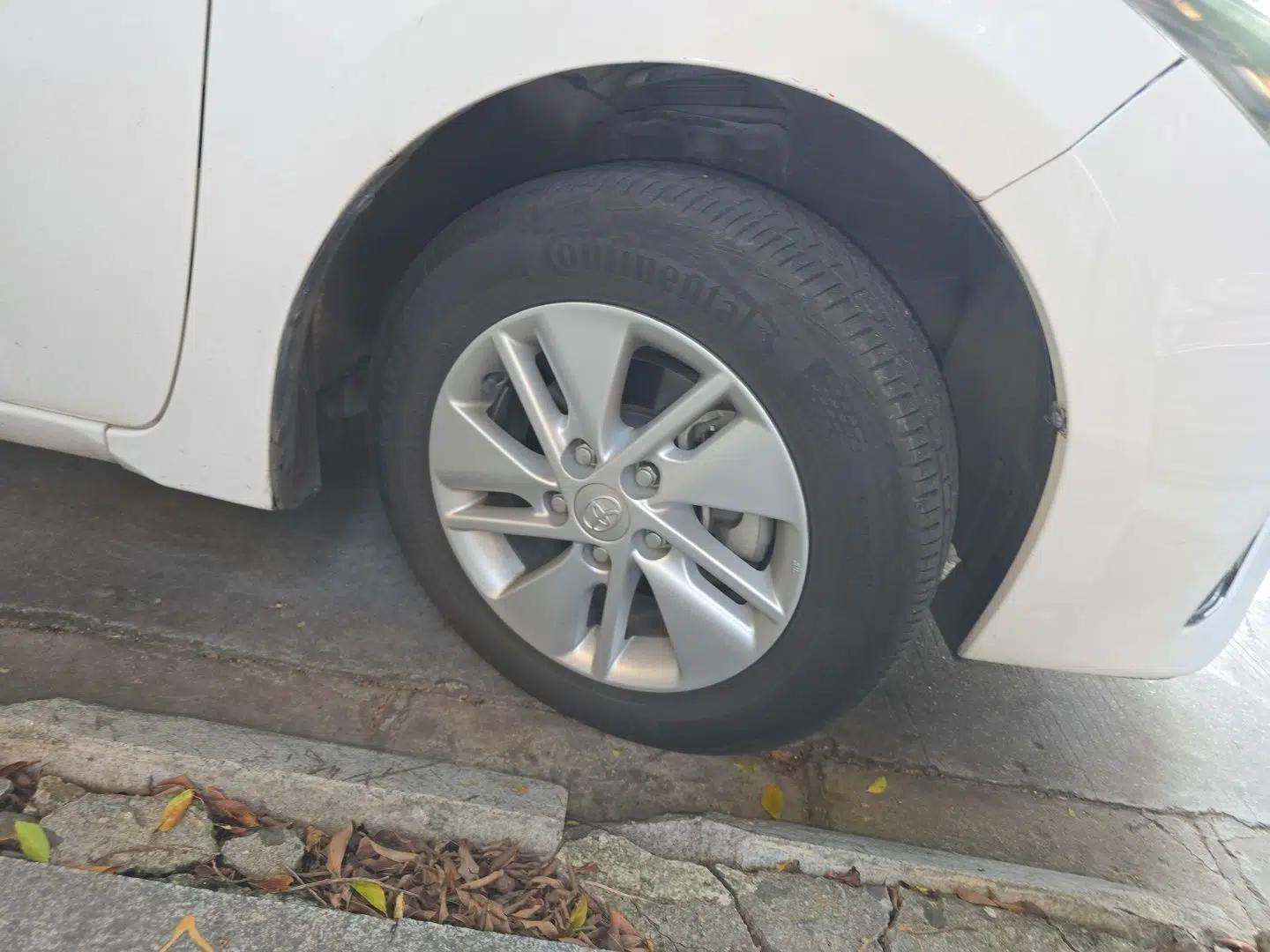 Toyota Corolla 2014 1.6L CVT GL — миниатюра 8