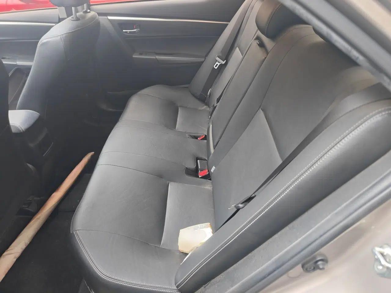 Toyota Corolla 2017 Revised Dual-Engine 1.8L E-CVT Elite Edition — миниатюра 17
