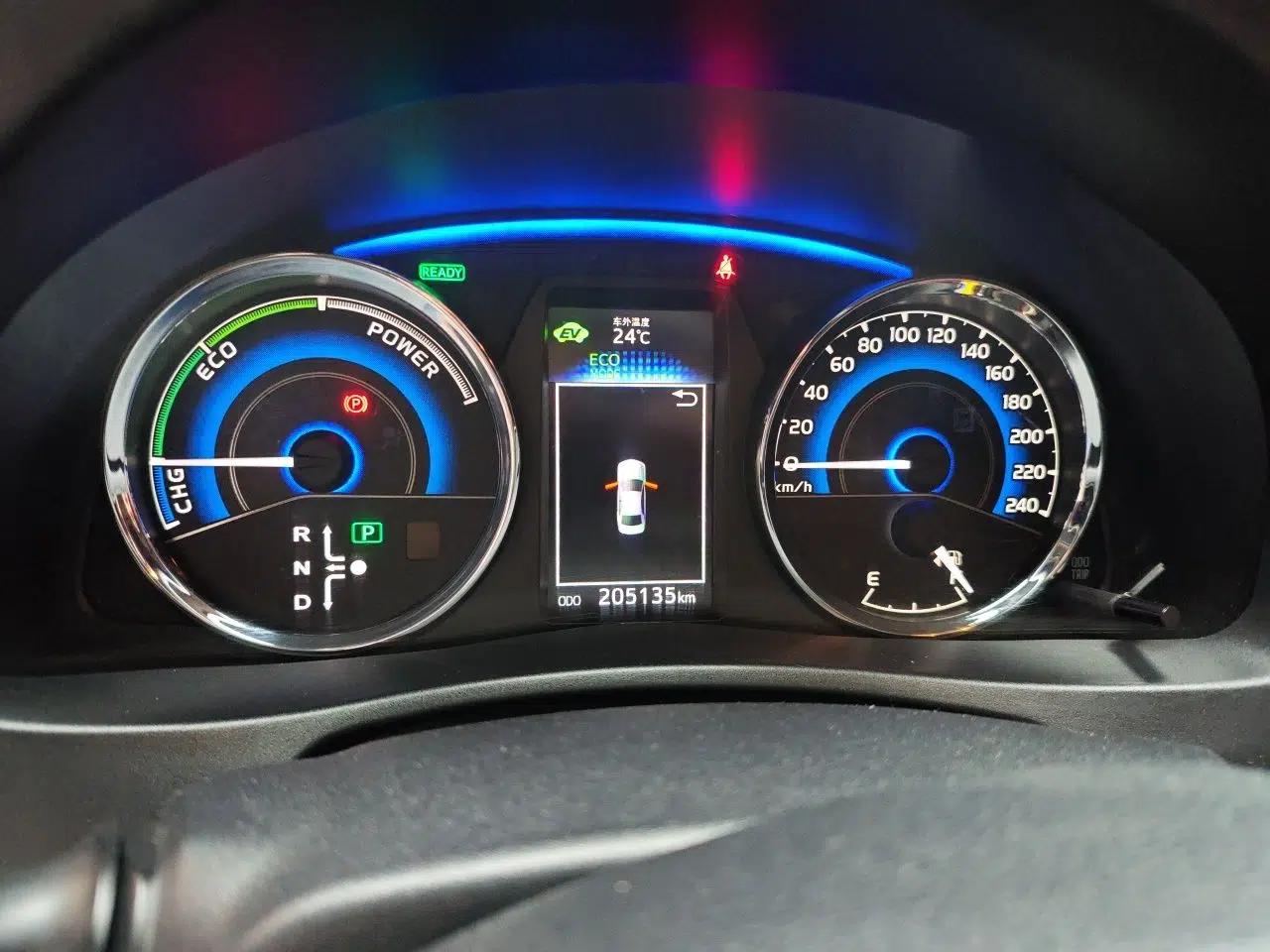 Toyota Corolla 2017 Revised Dual-Engine 1.8L E-CVT Leading Edition — миниатюра 11