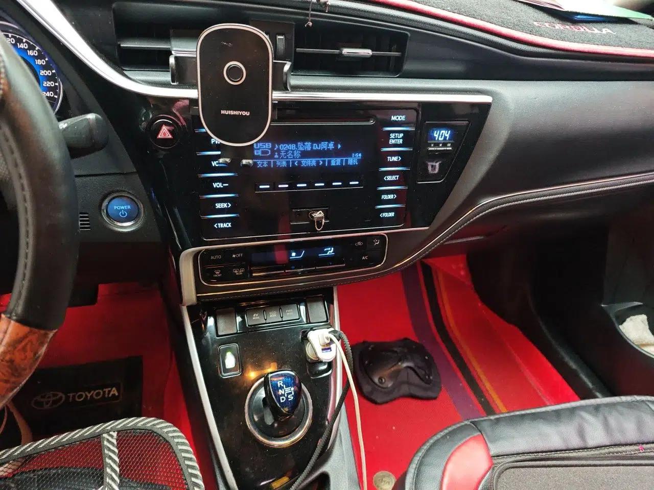 Toyota Corolla 2017 Revised Dual-Engine 1.8L E-CVT Leading Edition — миниатюра 13