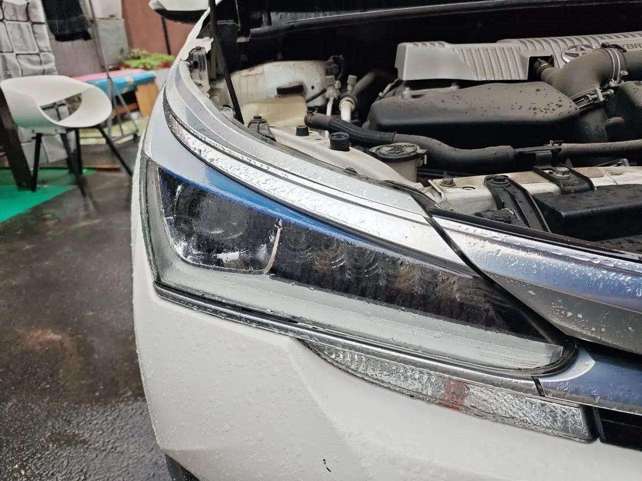 Toyota Corolla 2017 Revised Dual-Engine 1.8L E-CVT Leading Edition — миниатюра 7