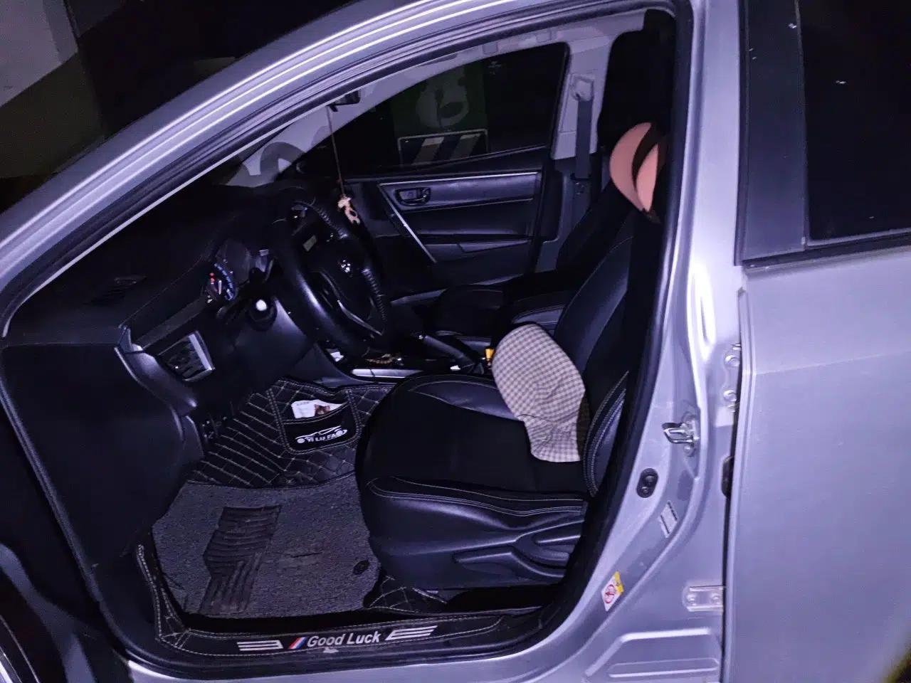 Toyota Corolla 2014 1.6L CVT GL-i Leather Edition — миниатюра 15