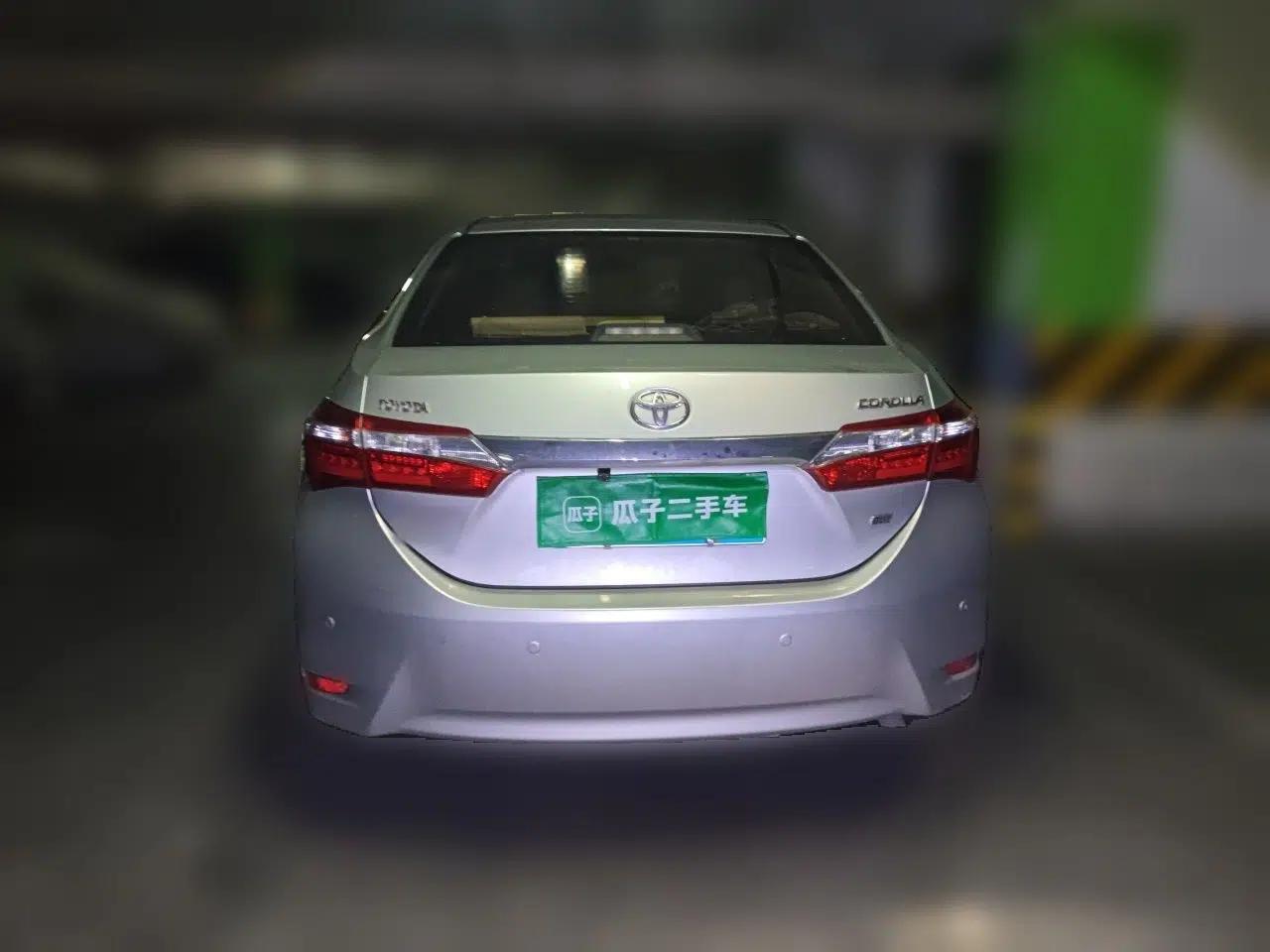Toyota Corolla 2014 1.6L CVT GL-i Leather Edition — миниатюра 5