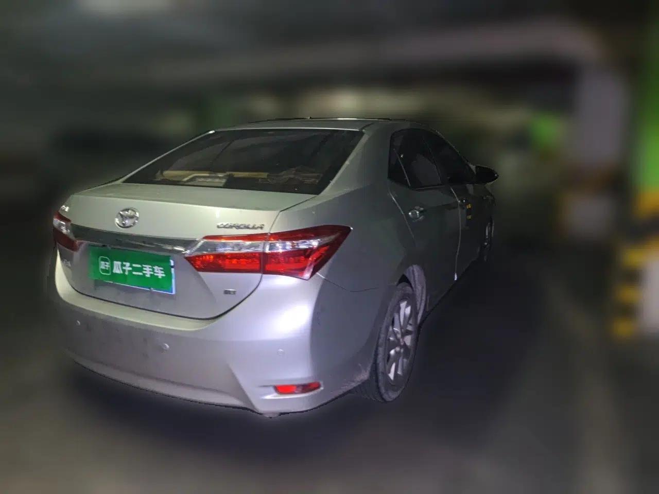 Toyota Corolla 2014 1.6L CVT GL-i Leather Edition — миниатюра 6