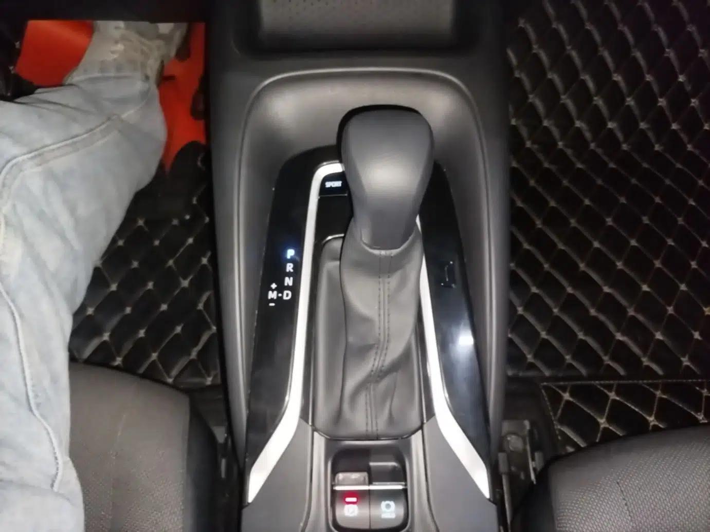 Toyota Corolla 2021 1.2T S-CVT Elite Edition — миниатюра 16
