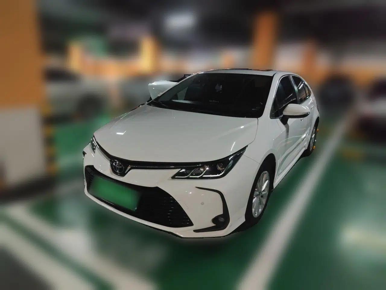 Toyota Corolla 2021 1.2T S-CVT Luxury Edition — миниатюра 1