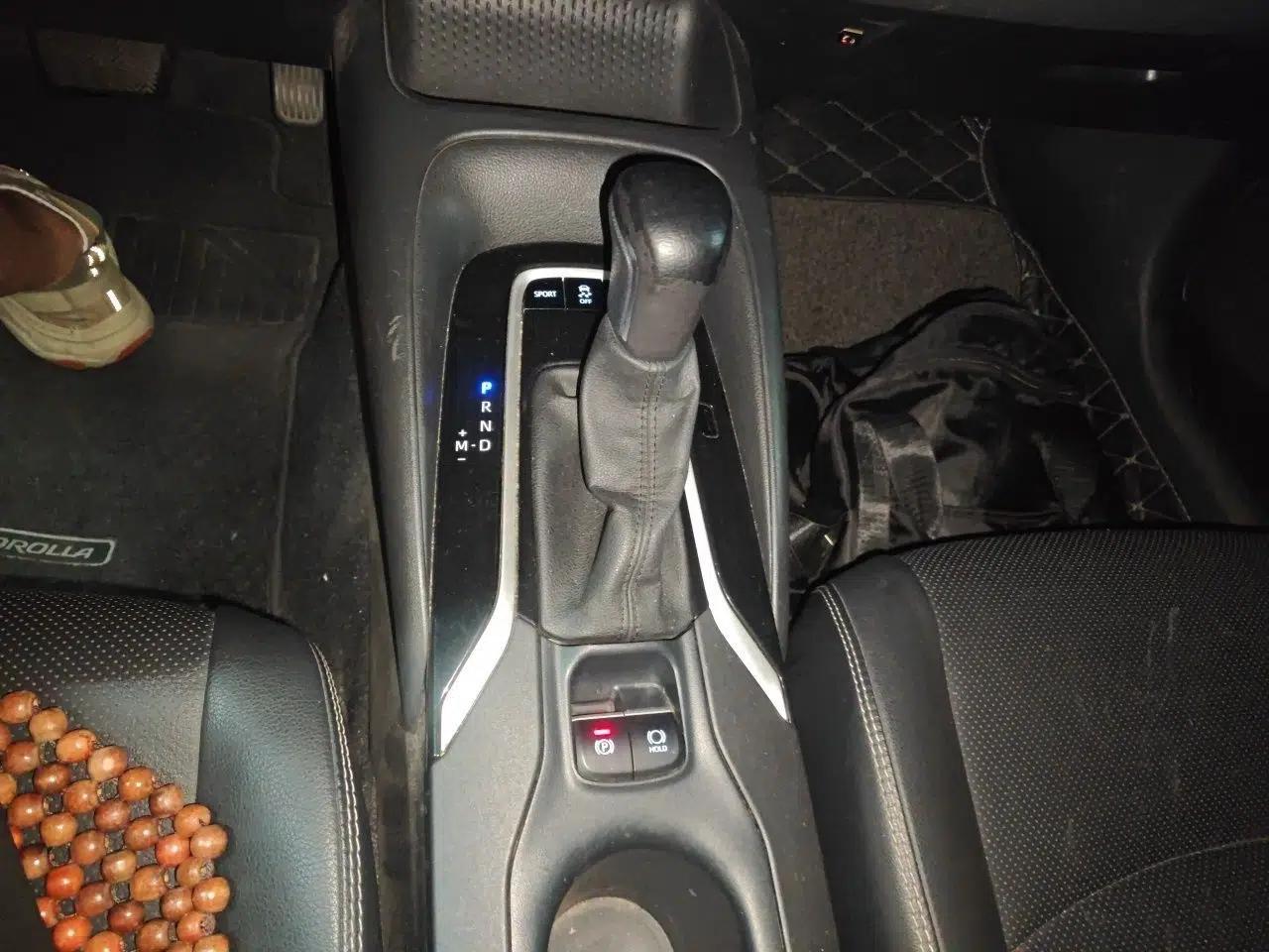 Toyota Corolla 2021 1.2T S-CVT Luxury Edition — миниатюра 13