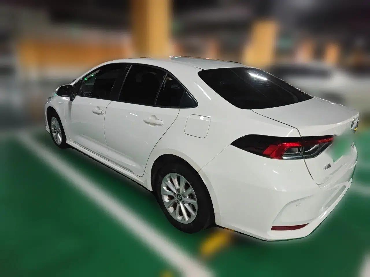 Toyota Corolla 2021 1.2T S-CVT Luxury Edition — миниатюра 4