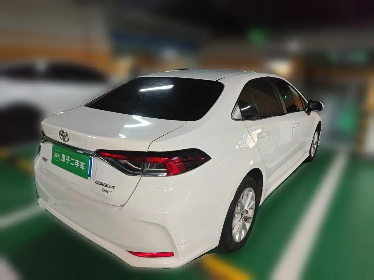 Toyota Corolla 2021 1.2T S-CVT Luxury Edition — миниатюра 6