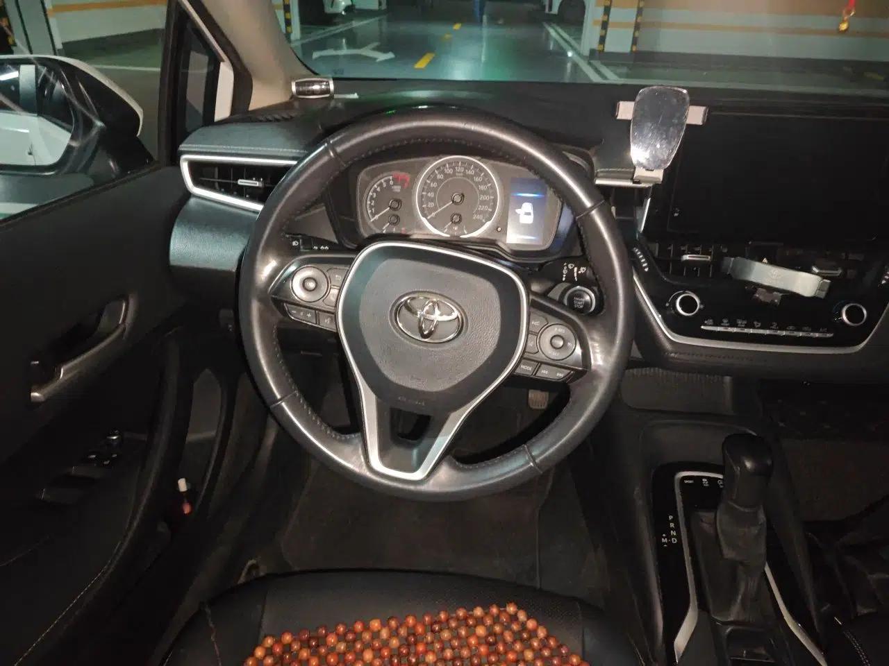 Toyota Corolla 2021 1.2T S-CVT Luxury Edition — миниатюра 9