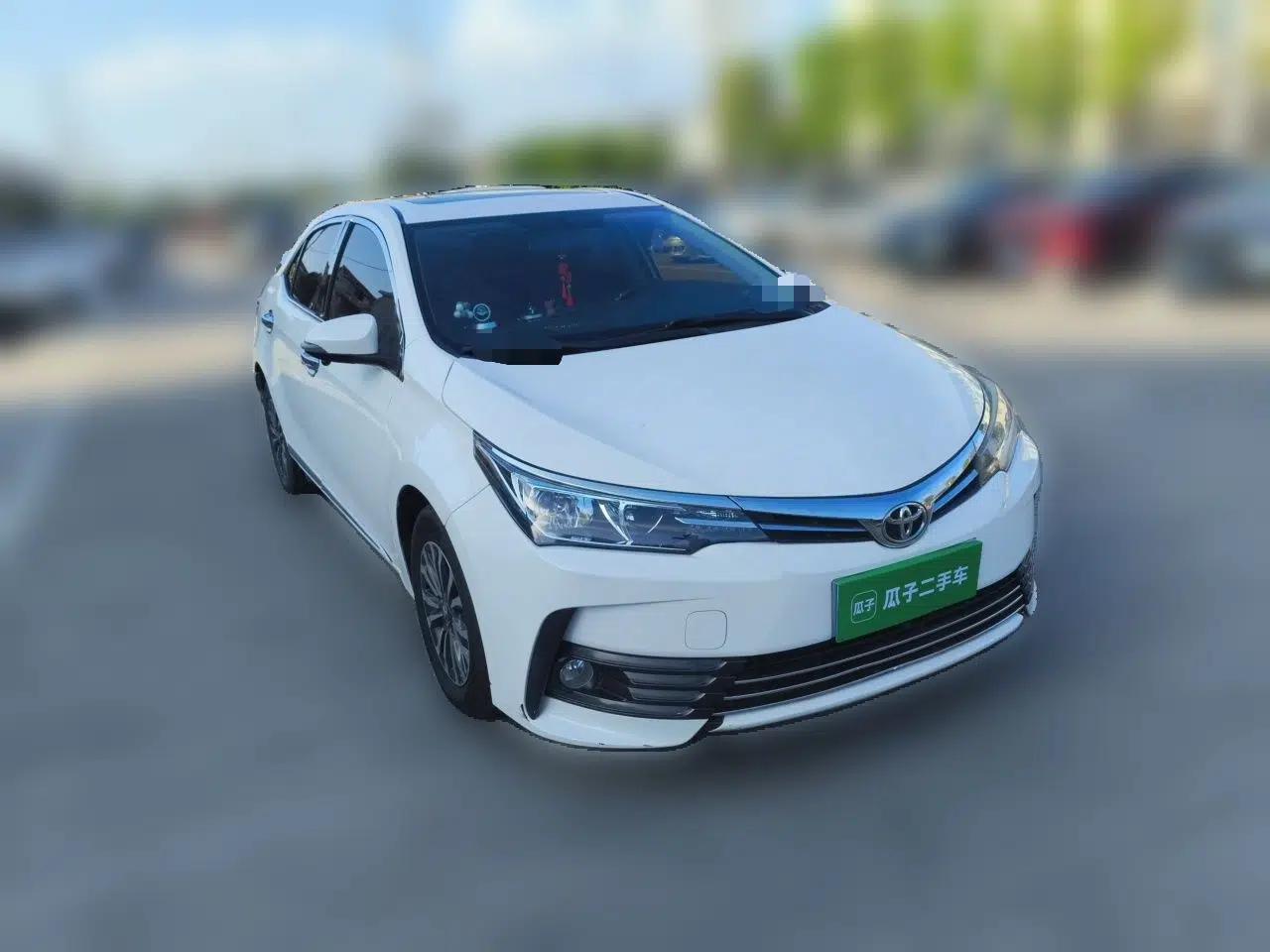 Toyota Corolla 2017 Revised Version 1.2T S-CVT GL-i — миниатюра 3