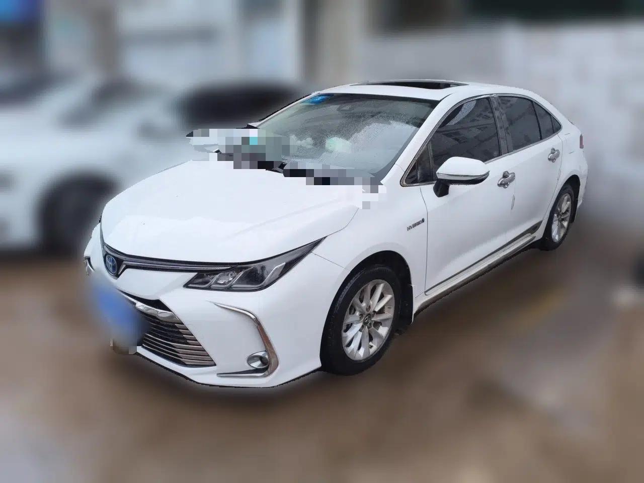 Toyota Corolla 2019 Dual-Engine 1.8L E-CVT GL-i Elite Edition — миниатюра 1