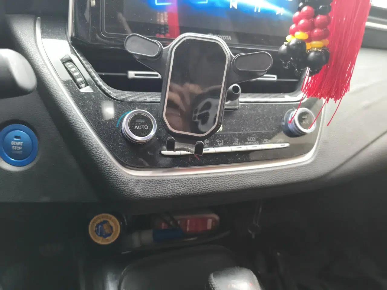 Toyota Corolla 2019 Dual-Engine 1.8L E-CVT GL-i Elite Edition — миниатюра 13