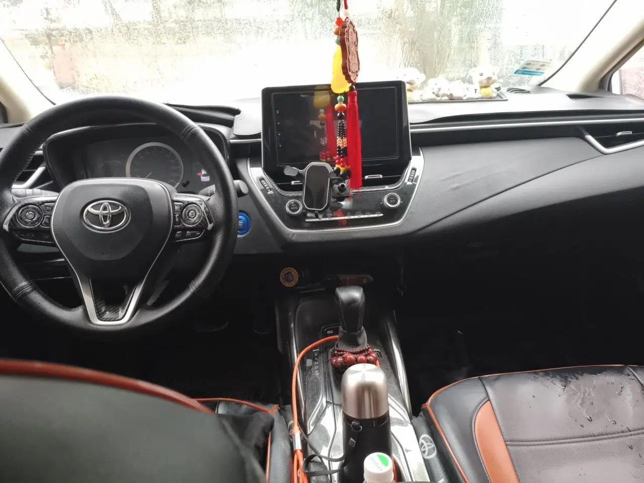 Toyota Corolla 2019 Dual-Engine 1.8L E-CVT GL-i Elite Edition — миниатюра 9