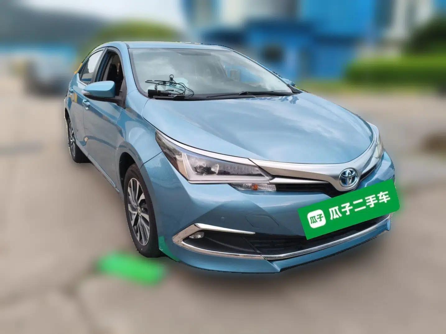 Toyota Corolla 2016 Dual-Engine 1.8L E-CVT Elite Edition — миниатюра 3
