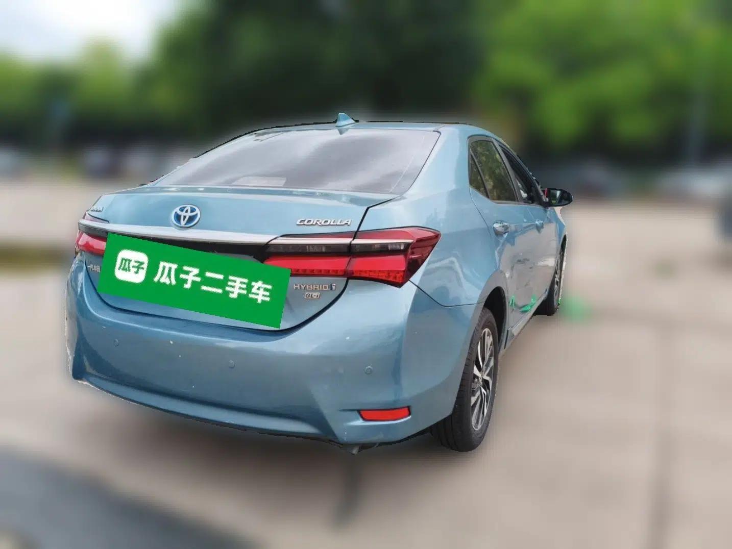 Toyota Corolla 2016 Dual-Engine 1.8L E-CVT Elite Edition — миниатюра 6