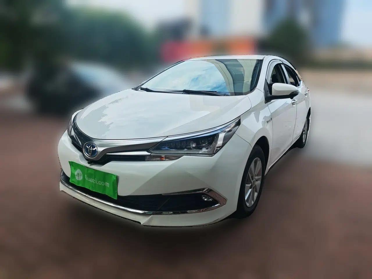 Toyota Corolla 2016 Dual-Engine 1.8L E-CVT Pioneer Edition — миниатюра 1