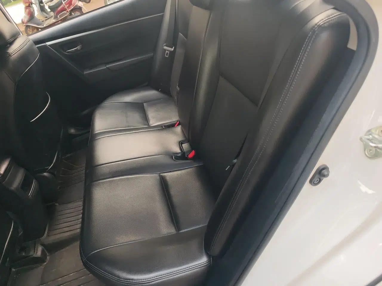 Toyota Corolla 2016 Dual-Engine 1.8L E-CVT Pioneer Edition — миниатюра 17