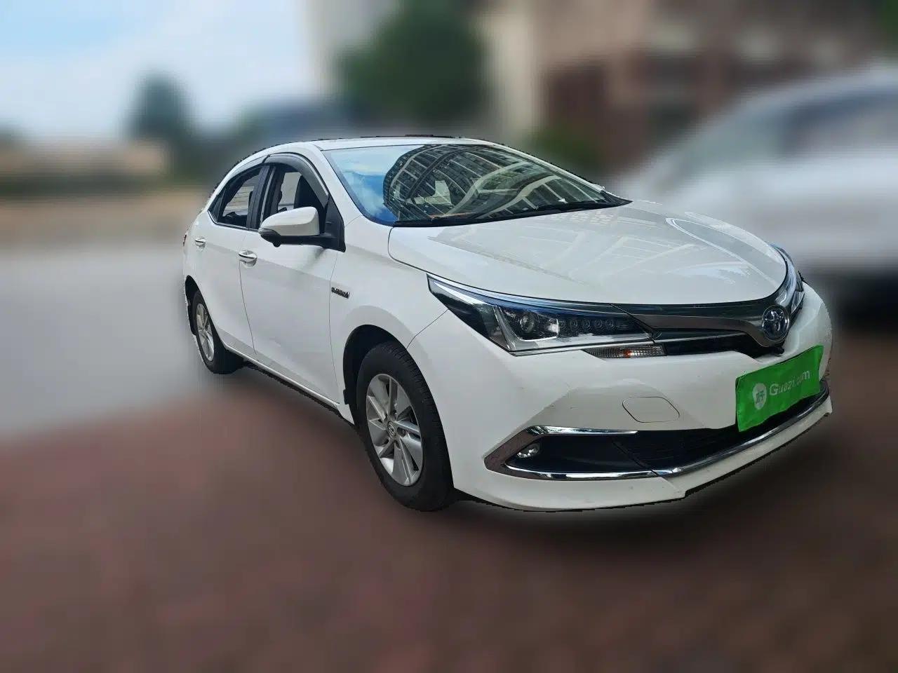 Toyota Corolla 2016 Dual-Engine 1.8L E-CVT Pioneer Edition — миниатюра 3
