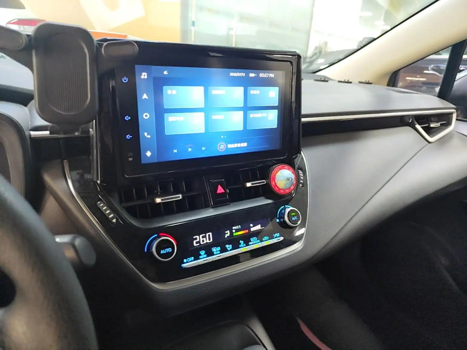 Toyota Corolla 2021 Dual-Motor 1.8L E-CVT Elite Edition — миниатюра 20