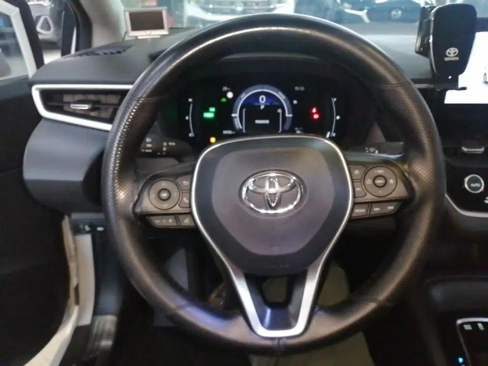 Toyota Corolla 2023 1.8L Smart Electric Hybrid Dual-Motor Elite Edition — миниатюра 13