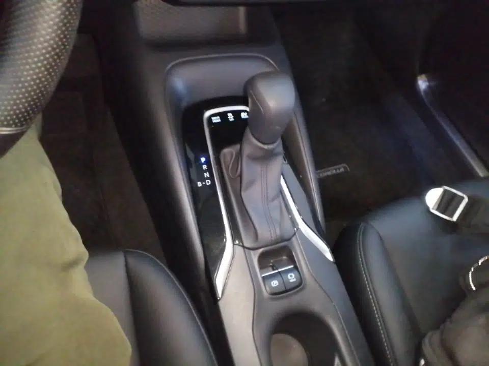Toyota Corolla 2023 1.8L Smart Electric Hybrid Dual-Motor Elite Edition — миниатюра 16