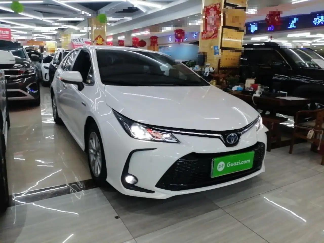 Toyota Corolla 2023 1.8L Smart Electric Hybrid Dual-Motor Elite Edition — миниатюра 3