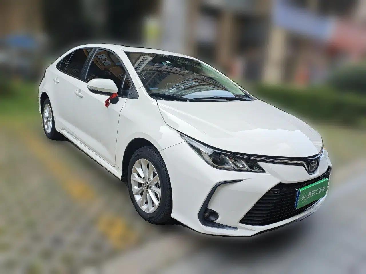Toyota Corolla 2019 1.2T S-CVT GL-i Luxury Edition — миниатюра 3