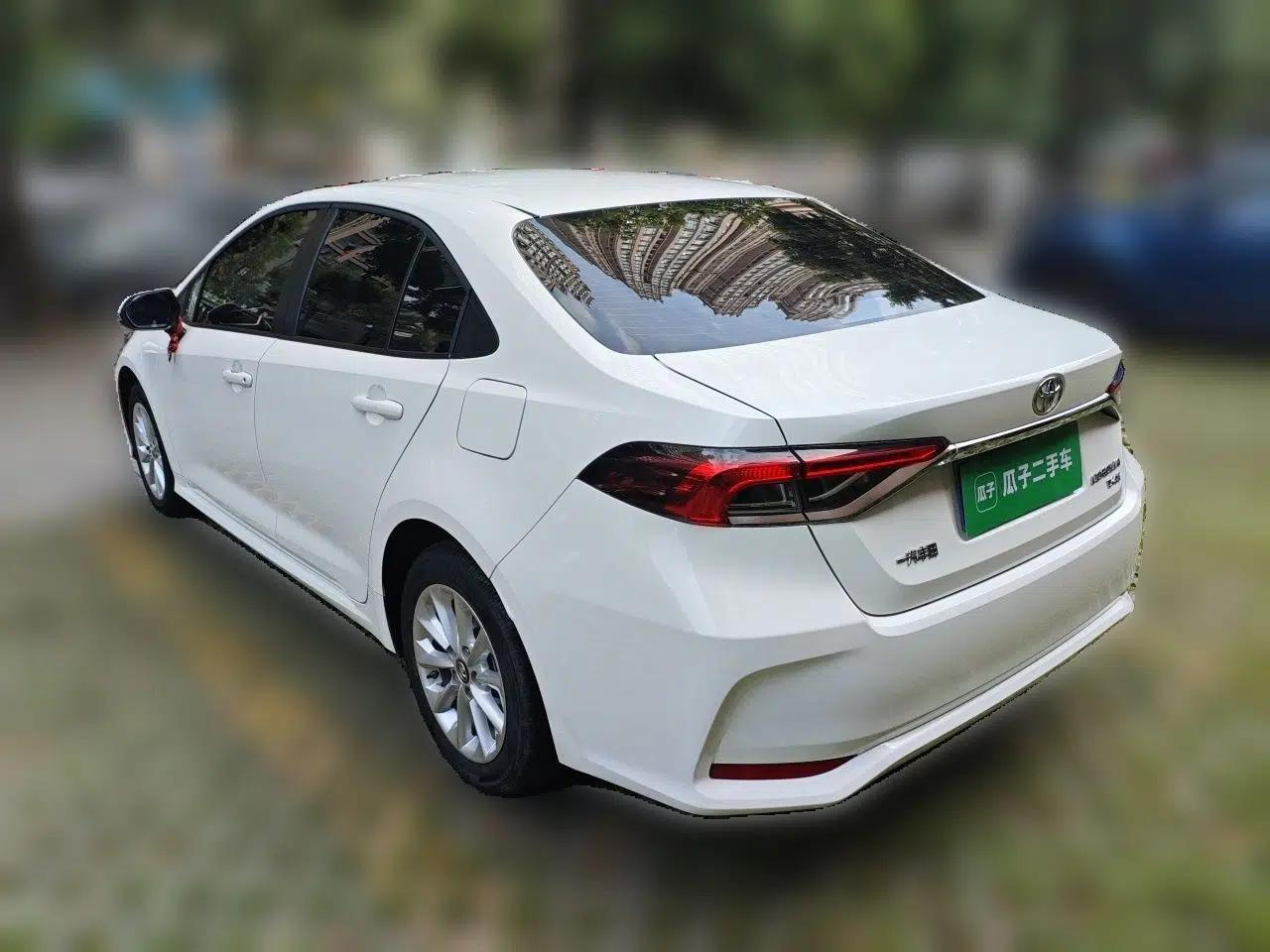 Toyota Corolla 2019 1.2T S-CVT GL-i Luxury Edition — миниатюра 4