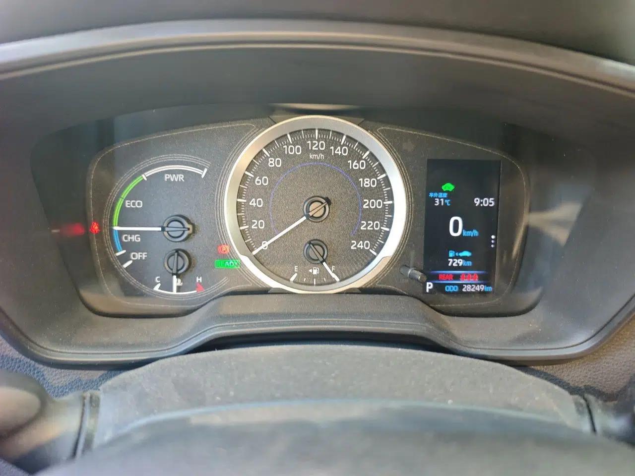 Toyota Corolla 2021 Dual-Motor 1.8L E-CVT Elite Edition — миниатюра 11