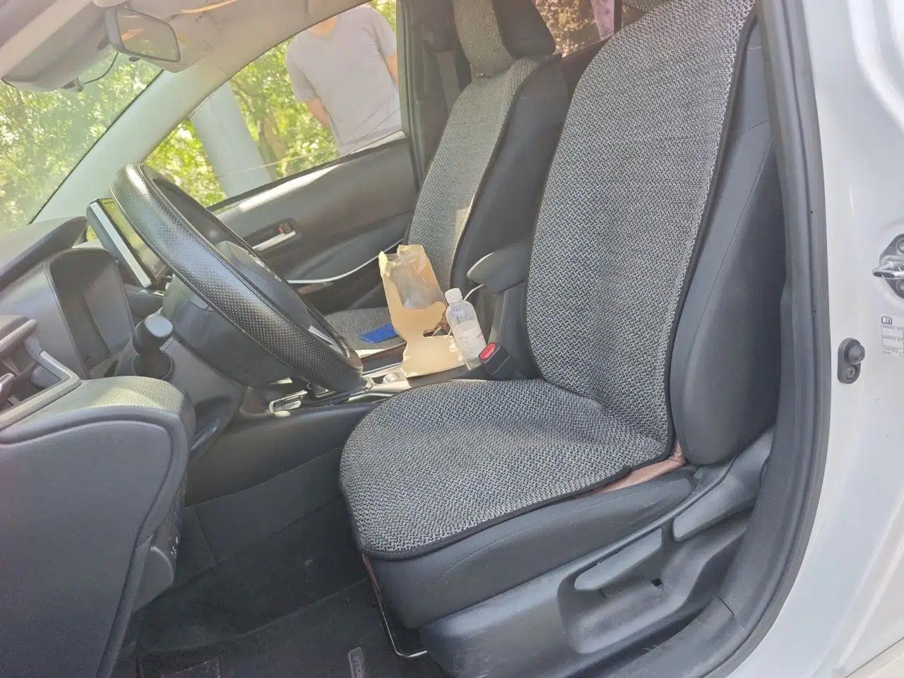 Toyota Corolla 2021 Dual-Motor 1.8L E-CVT Elite Edition — миниатюра 15