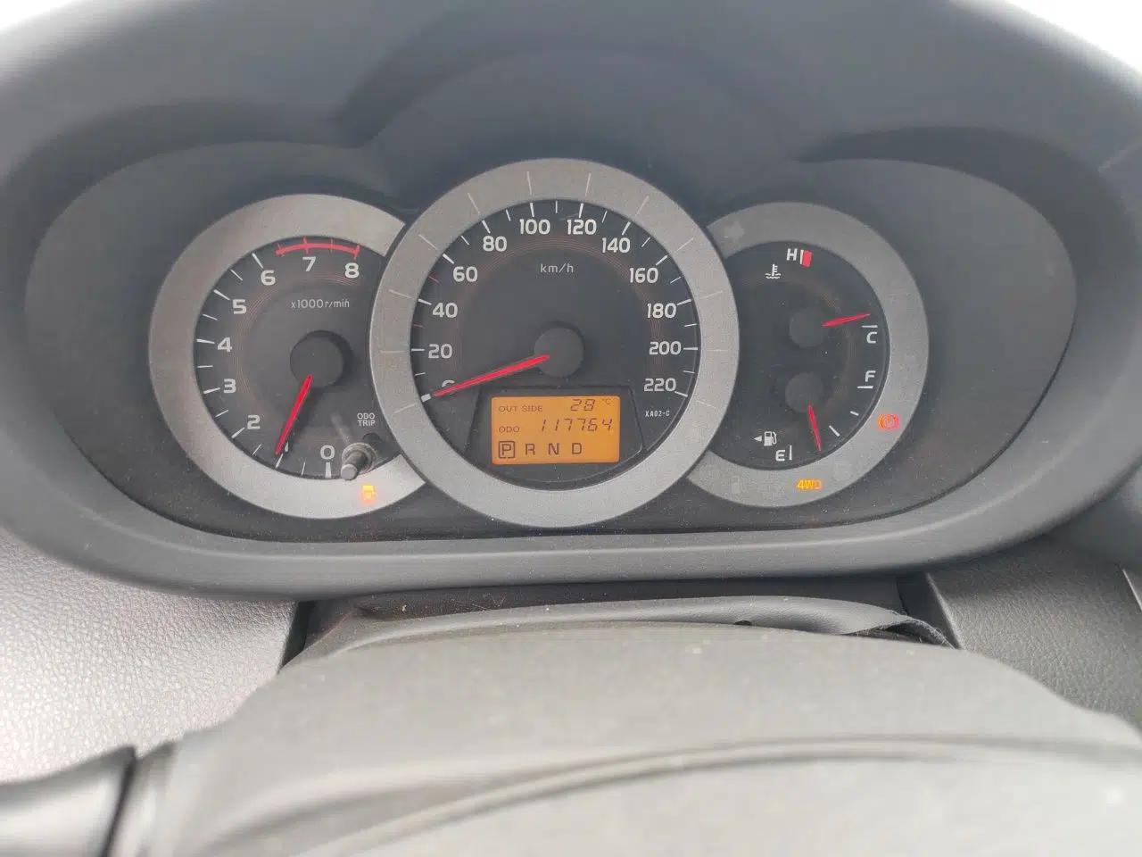 Toyota RAV4 2011 2.4L Automatic 4x4 Luxury Edition — миниатюра 11