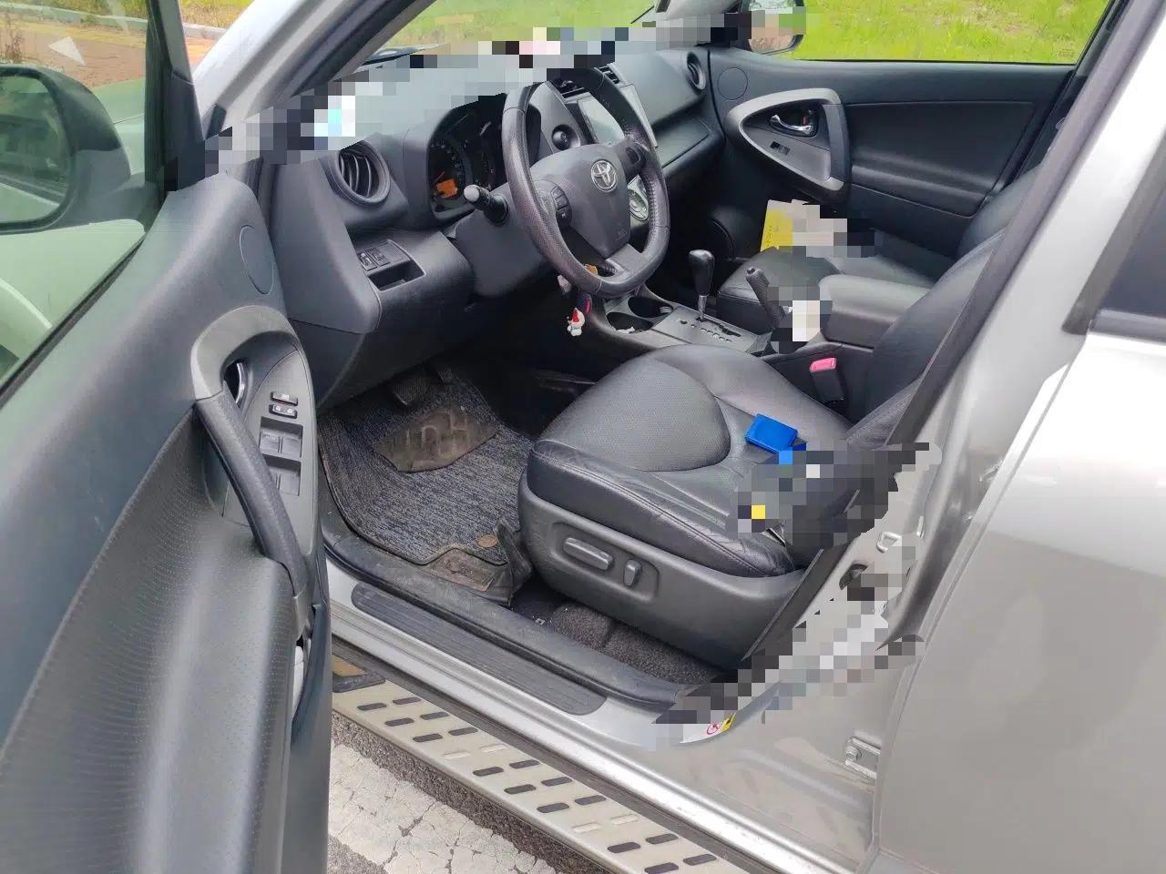 Toyota RAV4 2011 2.4L Automatic 4x4 Luxury Edition — миниатюра 15