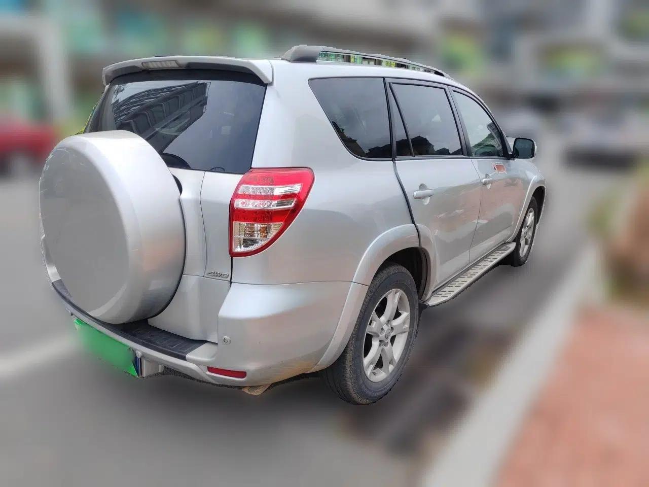 Toyota RAV4 2011 2.4L Automatic 4x4 Luxury Edition — миниатюра 6