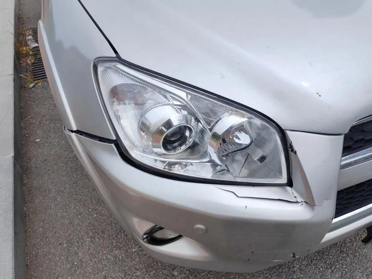 Toyota RAV4 2011 2.4L Automatic 4x4 Luxury Edition — миниатюра 7