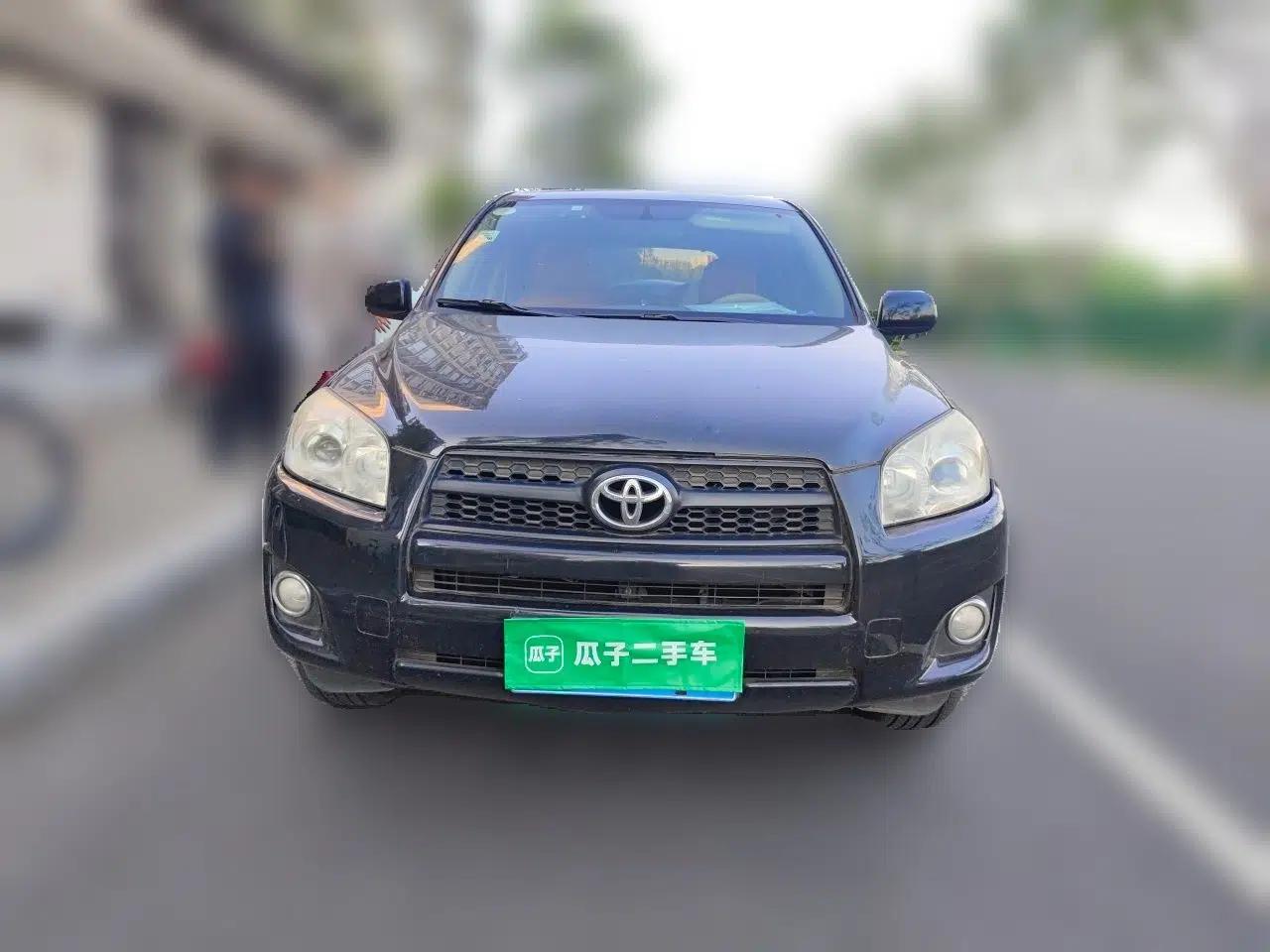 Toyota RAV4 2011 2.0L Manual Classic Edition — миниатюра 2