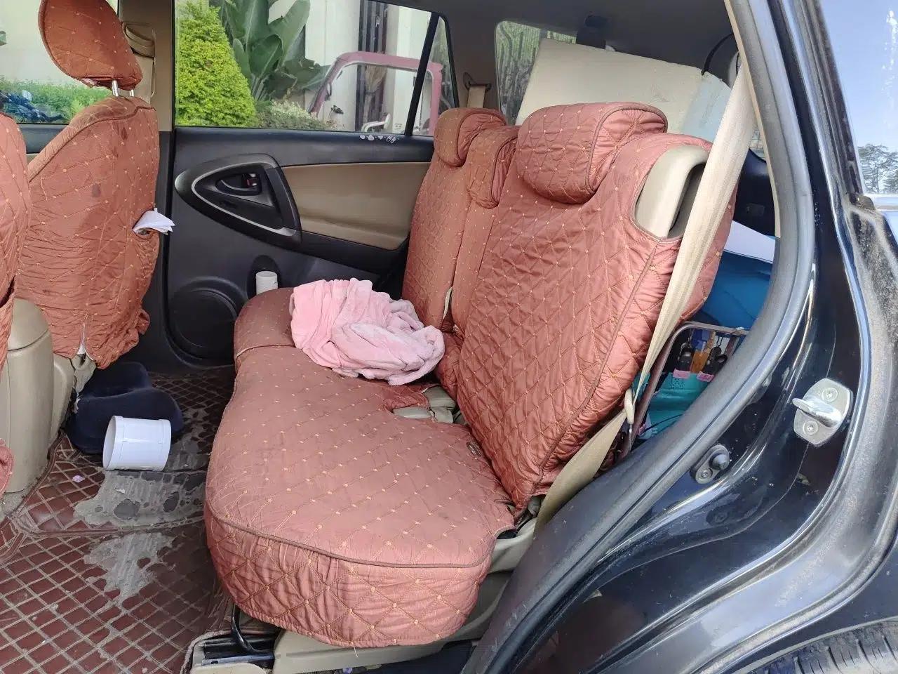 Toyota RAV4 2011 2.0L Manual Classic Edition — миниатюра 17