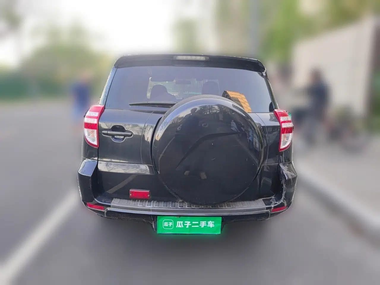 Toyota RAV4 2011 2.0L Manual Classic Edition — миниатюра 5