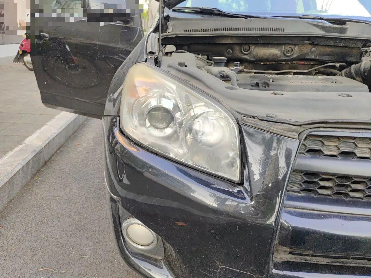 Toyota RAV4 2011 2.0L Manual Classic Edition — миниатюра 7