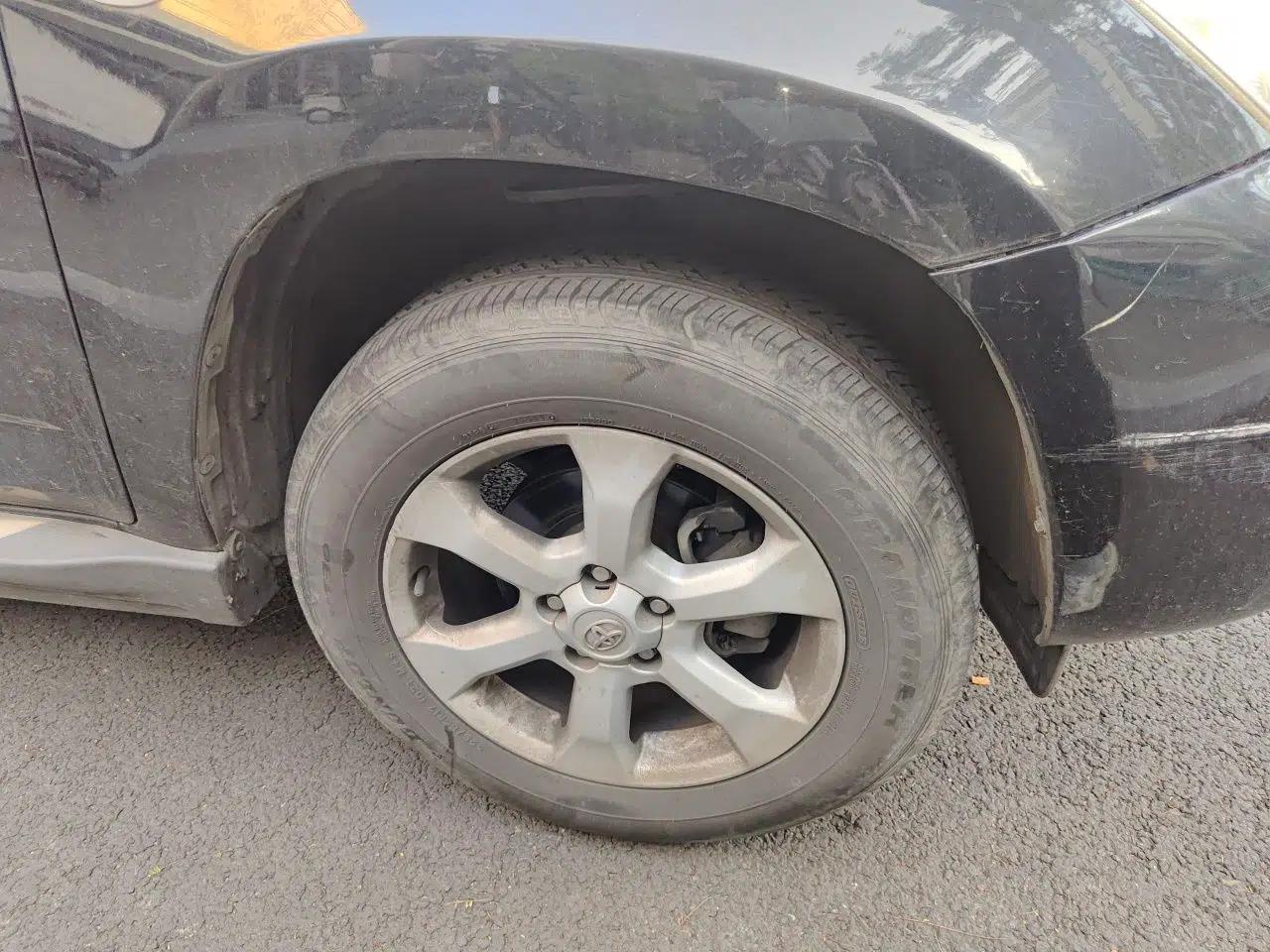 Toyota RAV4 2011 2.0L Manual Classic Edition — миниатюра 8