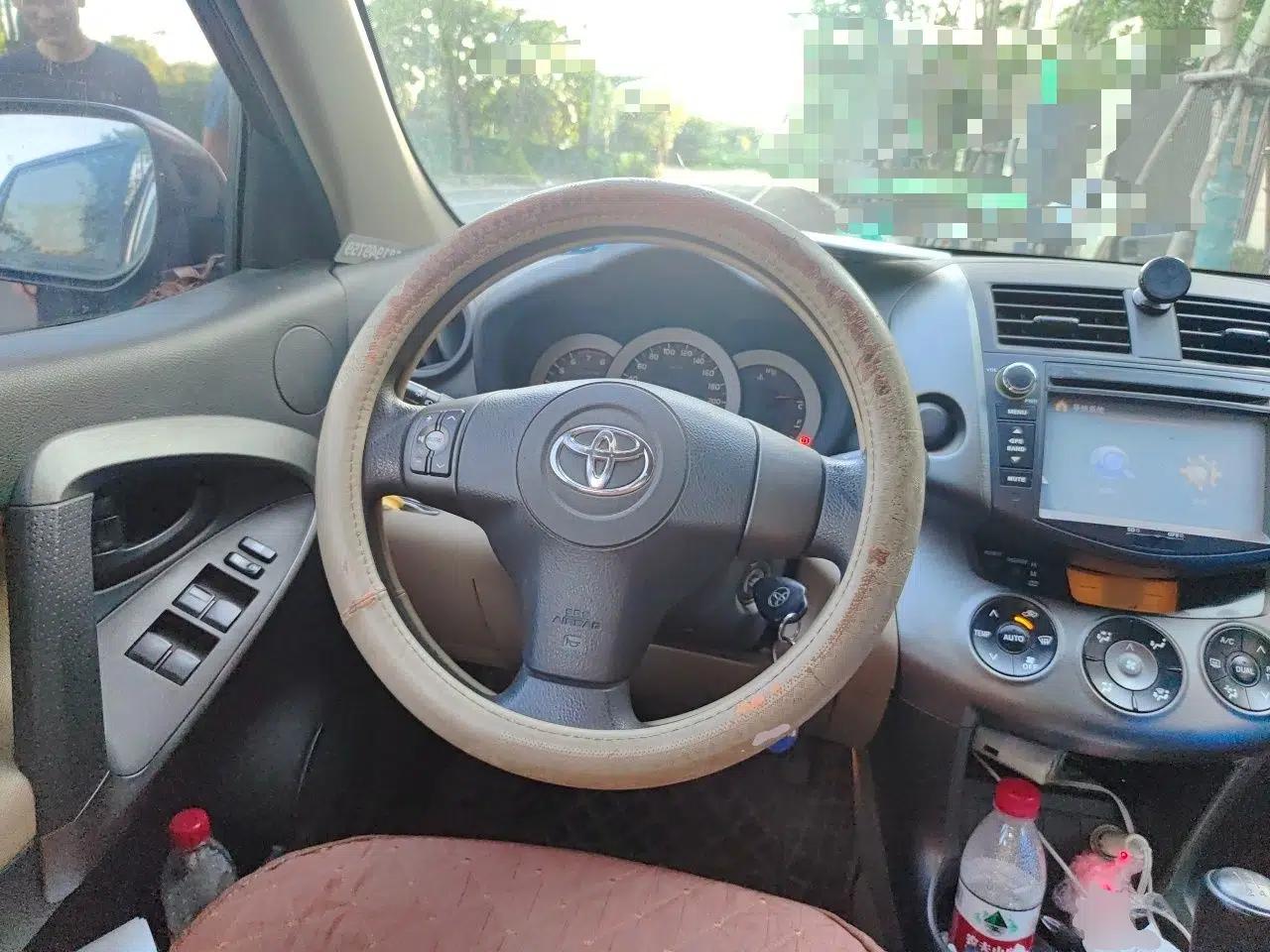 Toyota RAV4 2011 2.0L Manual Classic Edition — миниатюра 10