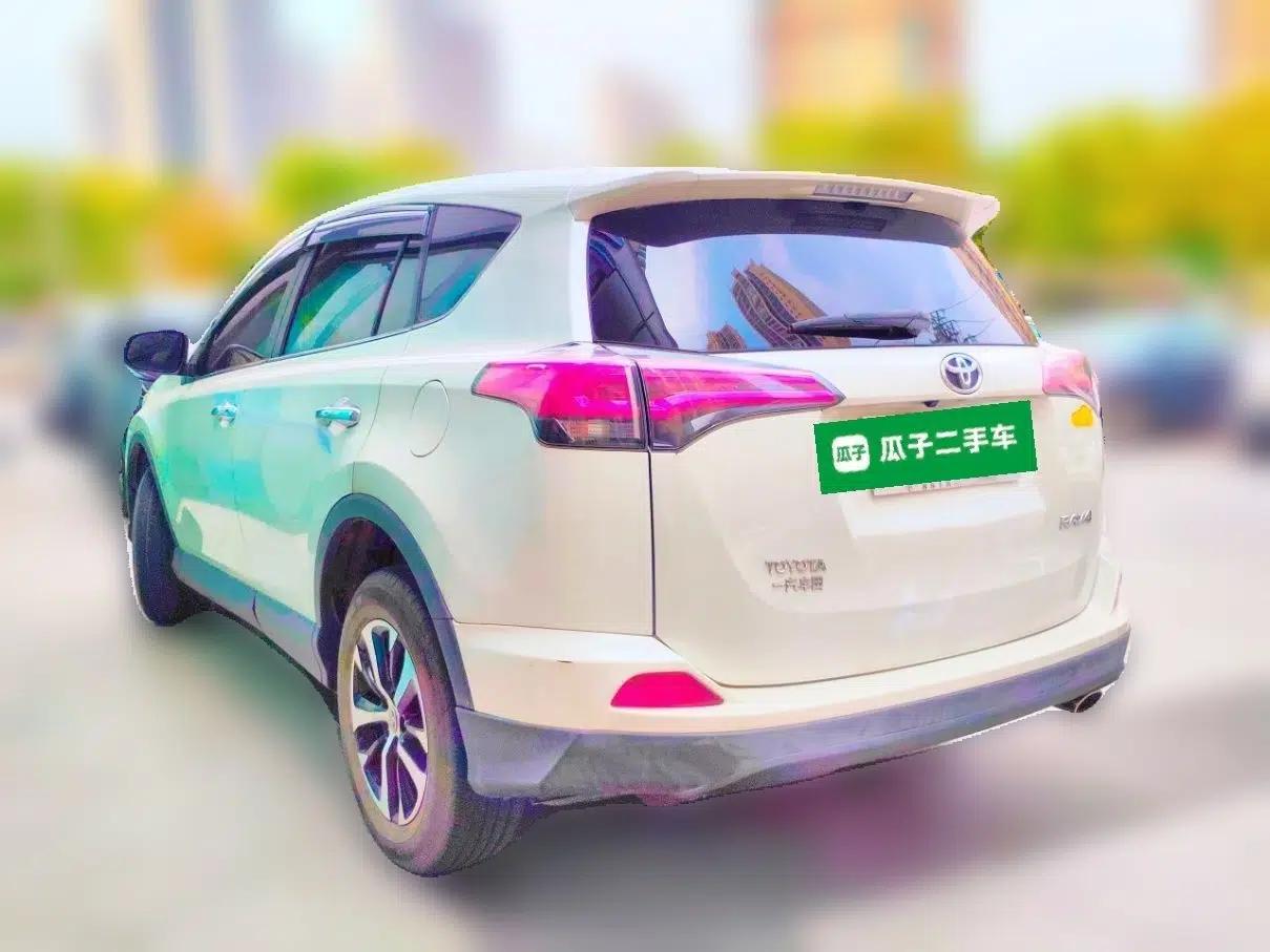 Toyota RAV4 2016 2.0L CVT Two-Wheel Drive Fashion Edition China V Standard — миниатюра 4