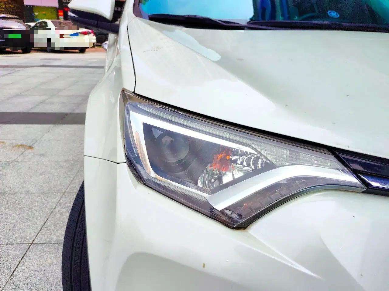 Toyota RAV4 2016 2.0L CVT Two-Wheel Drive Fashion Edition China V Standard — миниатюра 7