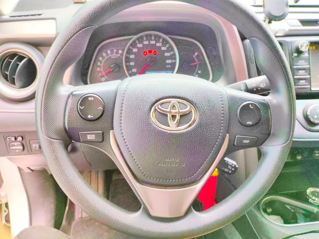 Toyota RAV4 2016 2.0L CVT Two-Wheel Drive Fashion Edition China V Standard — миниатюра 10
