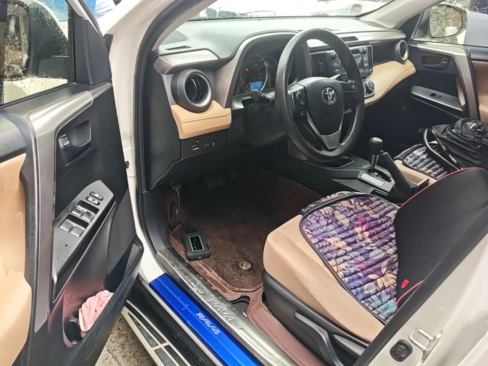 Toyota RAV4 2016 2.0L CVT Two-Wheel Drive Urban Edition China V Standard — миниатюра 18