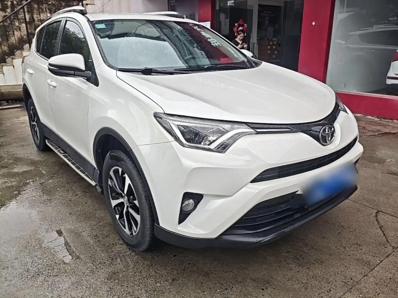 Toyota RAV4 2016 2.0L CVT Two-Wheel Drive Urban Edition China V Standard — миниатюра 3