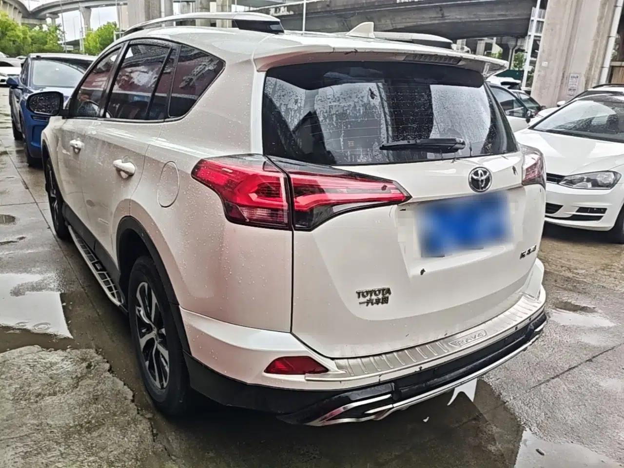 Toyota RAV4 2016 2.0L CVT Two-Wheel Drive Urban Edition China V Standard — миниатюра 4