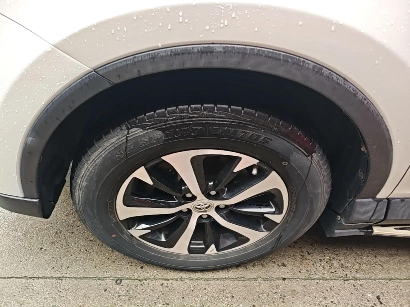 Toyota RAV4 2016 2.0L CVT Two-Wheel Drive Urban Edition China V Standard — миниатюра 10
